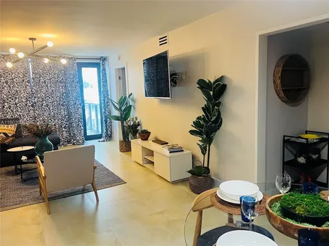 5225 Collins Avenue Miami Beach FL 33140