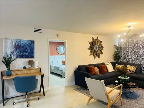 5225 Collins Avenue Miami Beach FL 33140