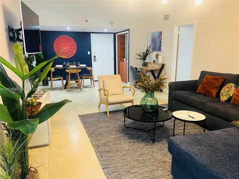 5225 Collins Avenue Miami Beach FL 33140