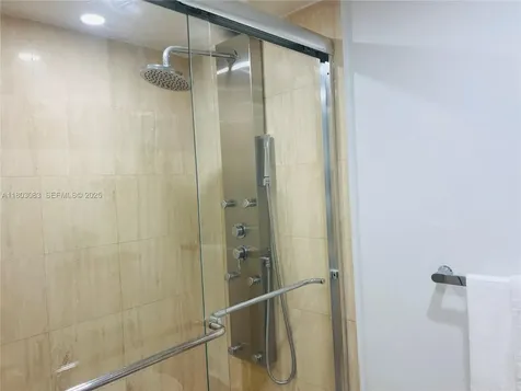 5225 Collins Avenue Miami Beach FL 33140