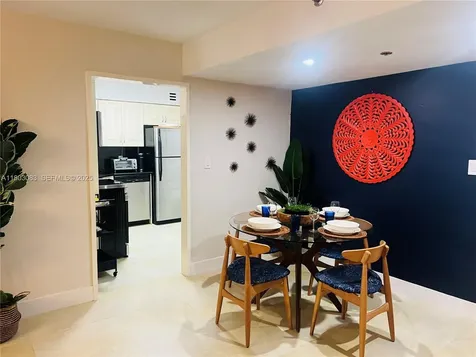 5225 Collins Avenue Miami Beach FL 33140