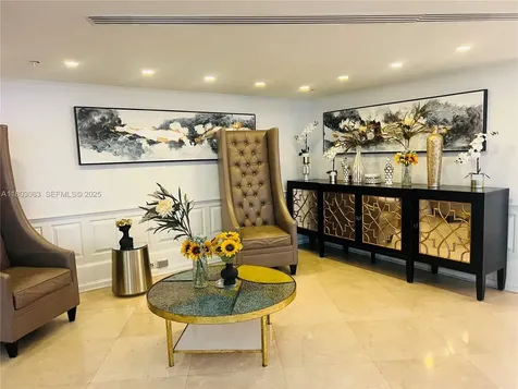 5225 Collins Avenue Miami Beach FL 33140