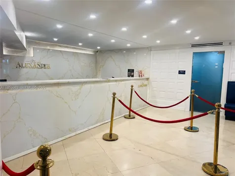 5225 Collins Avenue Miami Beach FL 33140