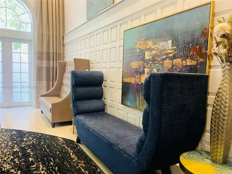 5225 Collins Avenue Miami Beach FL 33140