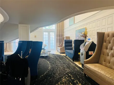 5225 Collins Avenue Miami Beach FL 33140