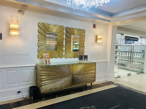 5225 Collins Avenue Miami Beach FL 33140
