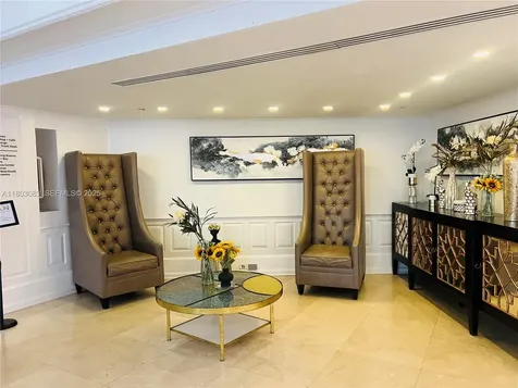 5225 Collins Avenue Miami Beach FL 33140