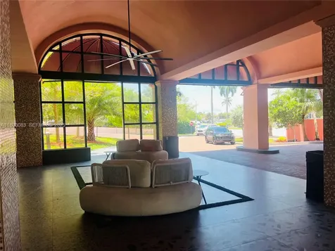5225 Collins Avenue Miami Beach FL 33140