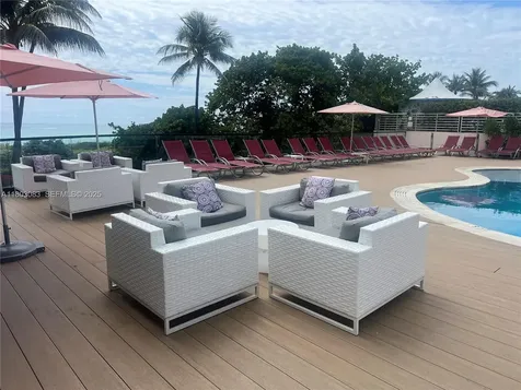 5225 Collins Avenue Miami Beach FL 33140