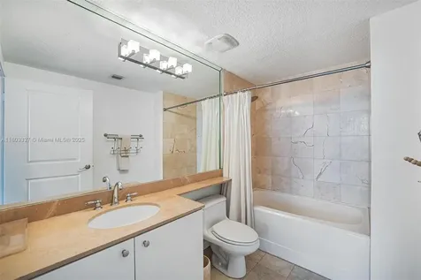 170 SE 14th Street Miami FL 33131