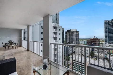 170 SE 14th Street Miami FL 33131