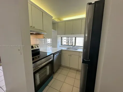 16919 N Bay Road Sunny Isles Beach FL 33160