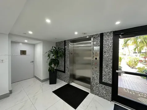 16919 N Bay Road Sunny Isles Beach FL 33160