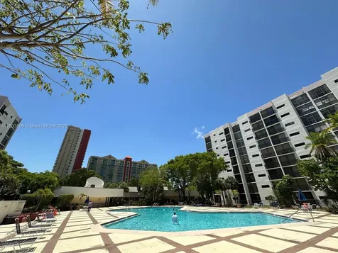 16919 N Bay Road Sunny Isles Beach FL 33160