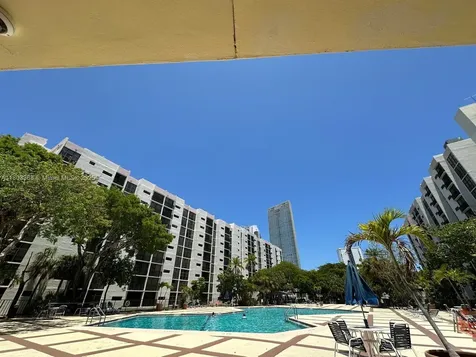16919 N Bay Road Sunny Isles Beach FL 33160