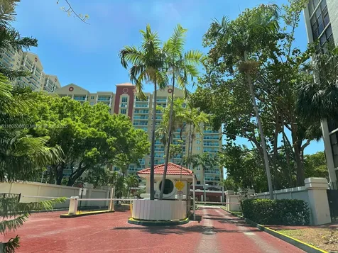 16919 N Bay Road Sunny Isles Beach FL 33160