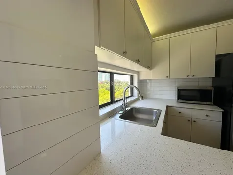 16919 N Bay Road Sunny Isles Beach FL 33160