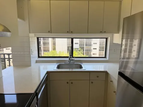16919 N Bay Road Sunny Isles Beach FL 33160