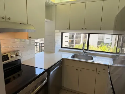 16919 N Bay Road Sunny Isles Beach FL 33160