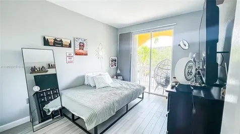 14969 SW 9th Terrace Miami FL 33194
