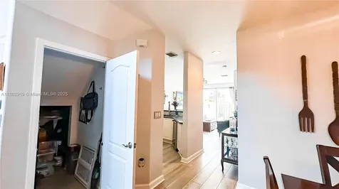 14969 SW 9th Terrace Miami FL 33194