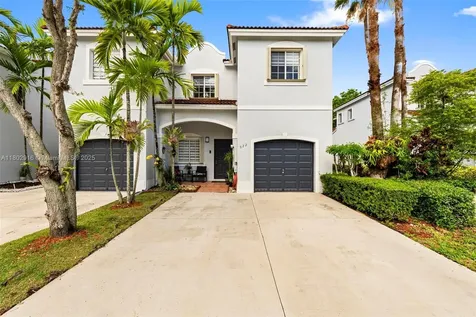 922 SW 148th Place Miami FL 33194