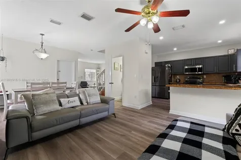 922 SW 148th Place Miami FL 33194