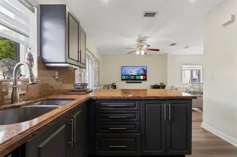 922 SW 148th Place Miami FL 33194