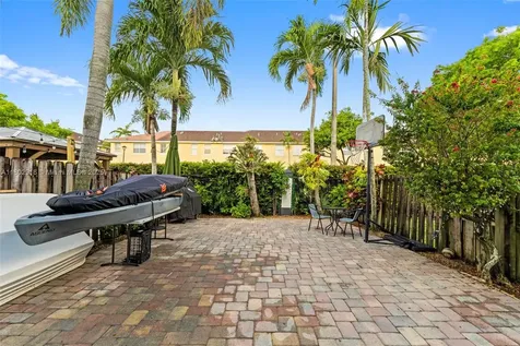 922 SW 148th Place Miami FL 33194