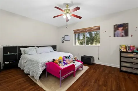 922 SW 148th Place Miami FL 33194
