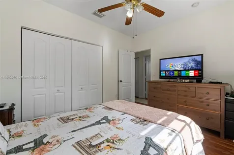 922 SW 148th Place Miami FL 33194