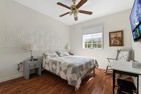 922 SW 148th Place Miami FL 33194
