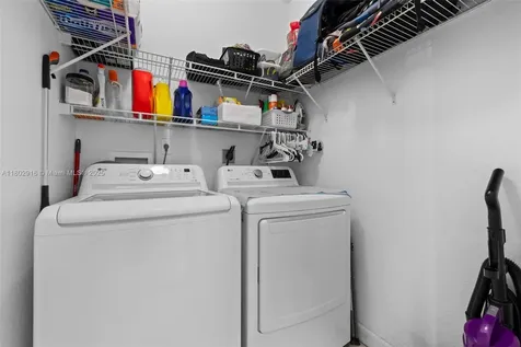 922 SW 148th Place Miami FL 33194