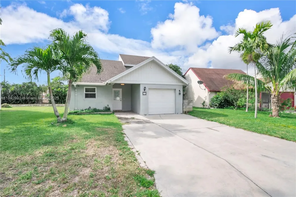 38 E Tara Lakes Drive E Boynton Beach FL 33436