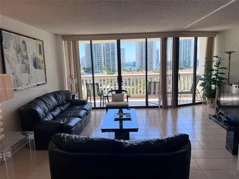 1000 Island Boulevard Aventura FL 33160