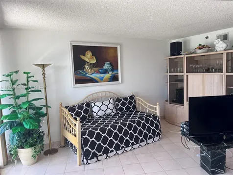 1000 Island Boulevard Aventura FL 33160