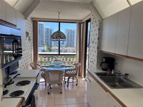 1000 Island Boulevard Aventura FL 33160