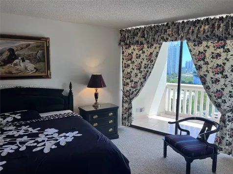 1000 Island Boulevard Aventura FL 33160