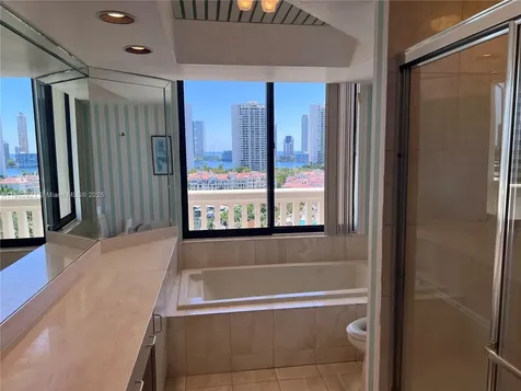 1000 Island Boulevard Aventura FL 33160