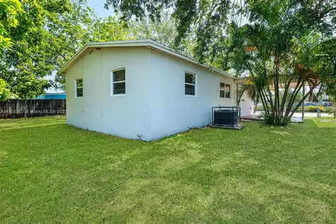 20740 NE 13th Court Miami FL 33179