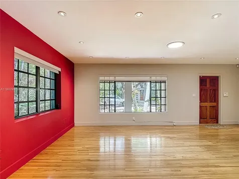 2810 Crystal Court Miami FL 33133