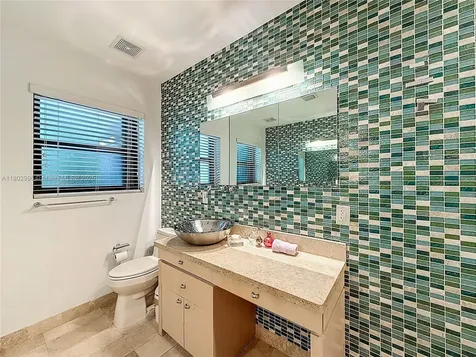 2810 Crystal Court Miami FL 33133