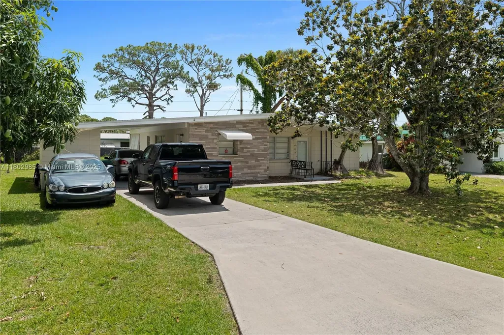 409 Poplar Avenue Port St. Lucie FL 34952