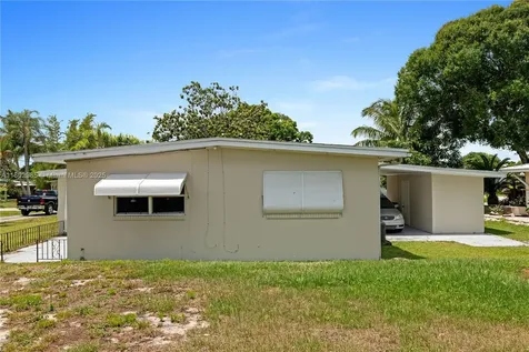 409 Poplar Avenue Port St. Lucie FL 34952