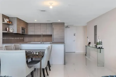400 Sunny Isle Sunny Isles Beach FL 33160