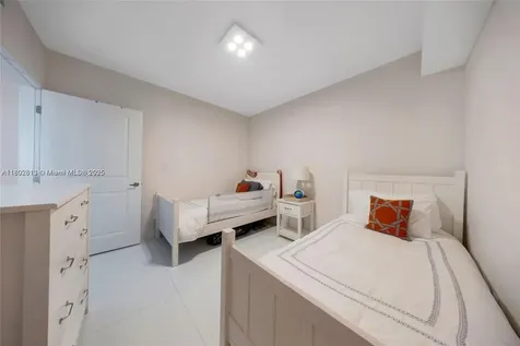 400 Sunny Isle Sunny Isles Beach FL 33160
