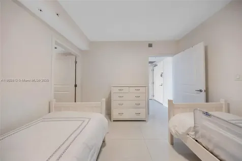 400 Sunny Isle Sunny Isles Beach FL 33160