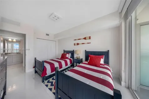400 Sunny Isle Sunny Isles Beach FL 33160
