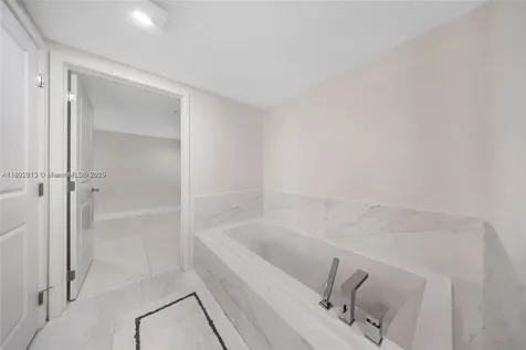 400 Sunny Isle Sunny Isles Beach FL 33160