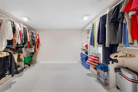 400 Sunny Isle Sunny Isles Beach FL 33160